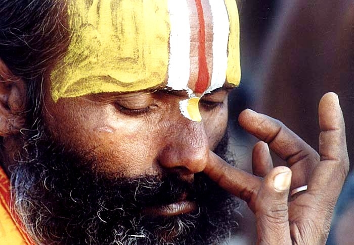 pranayama uomo indiano